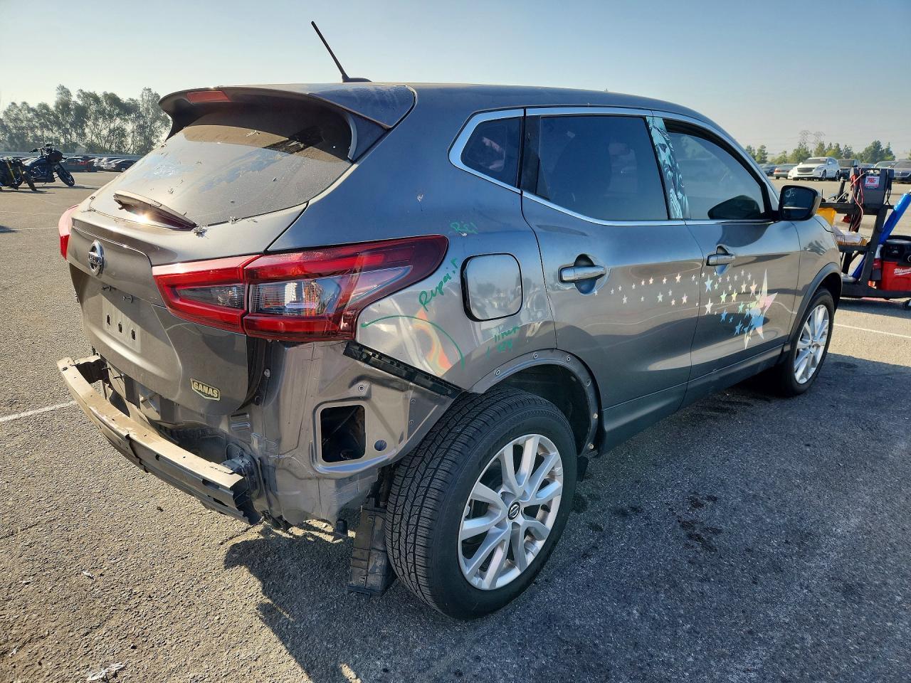 2021 Nissan Rogue Sport S - Image 3