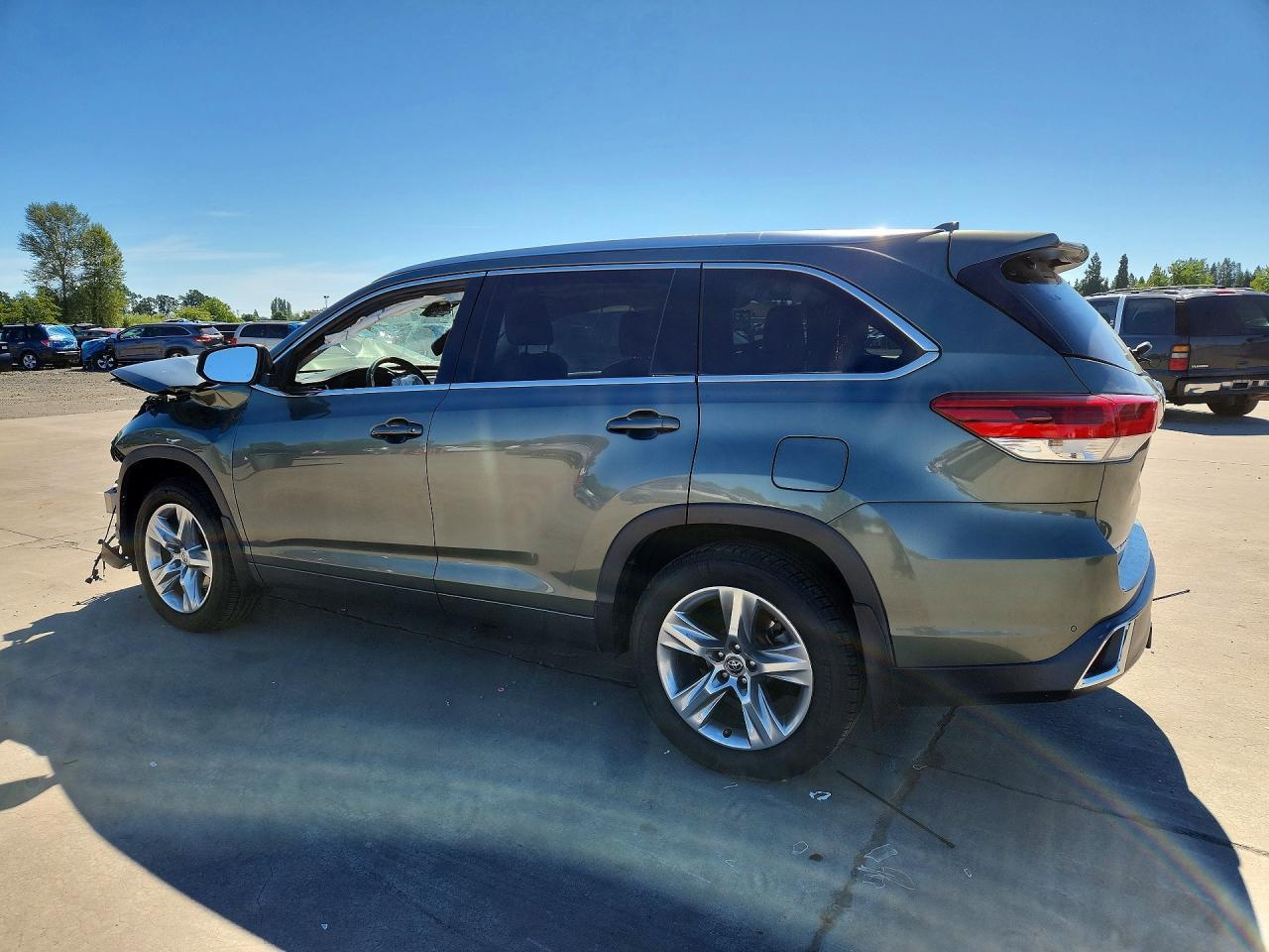 2017 Toyota Highlander Limited - Image 2