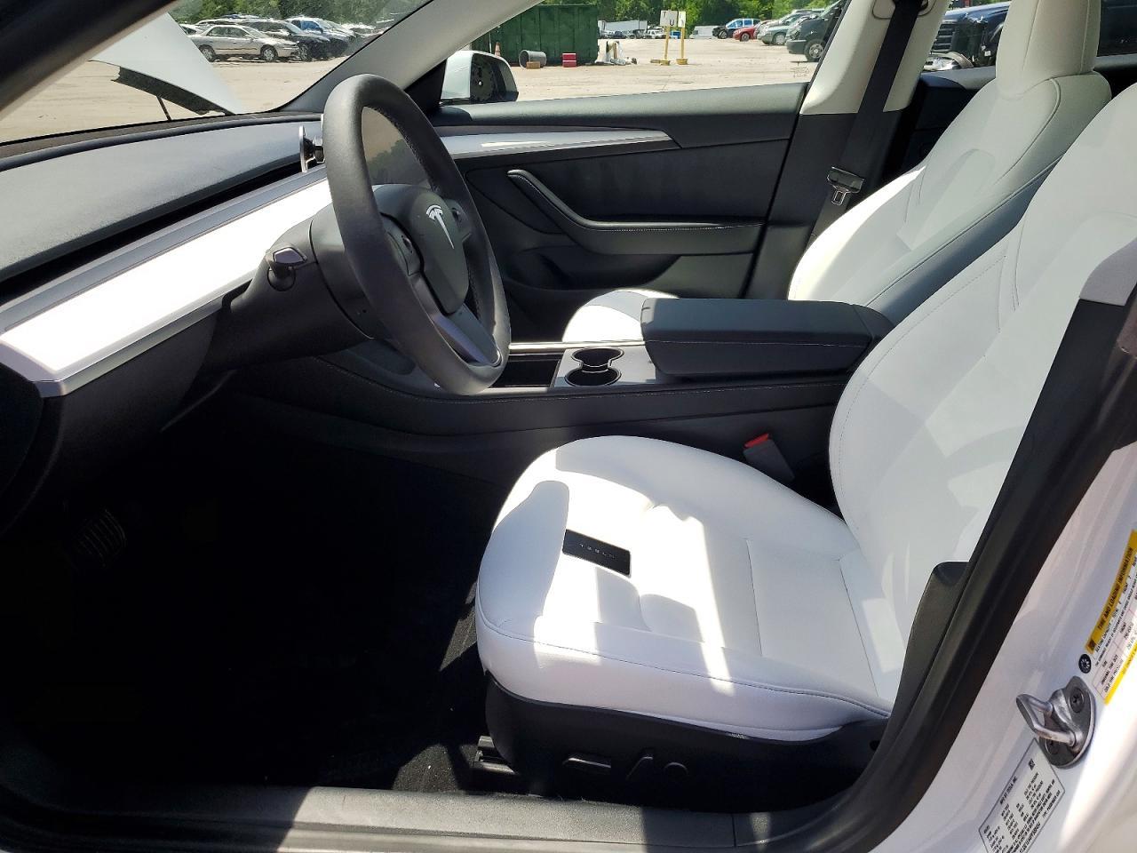 2023 Tesla Model 3 - Фото 7