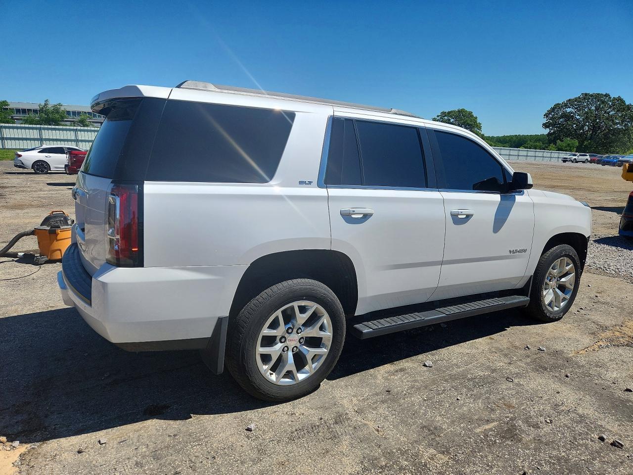 2016 GMC Yukon Slt - Фото 3