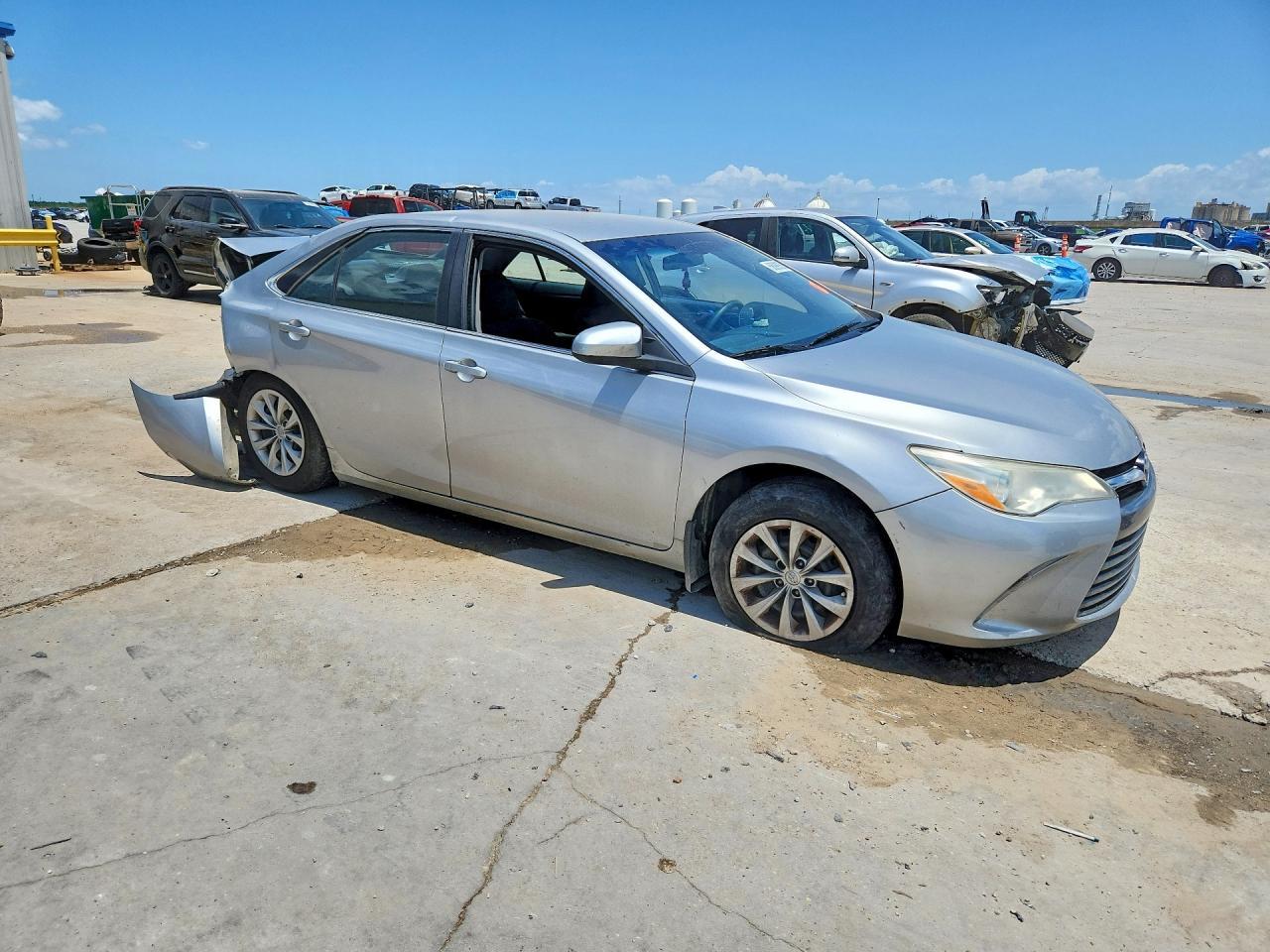 2017 Toyota Camry Le - Image 4