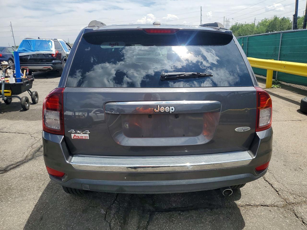 2016 Jeep Compass Latitude - Image 6