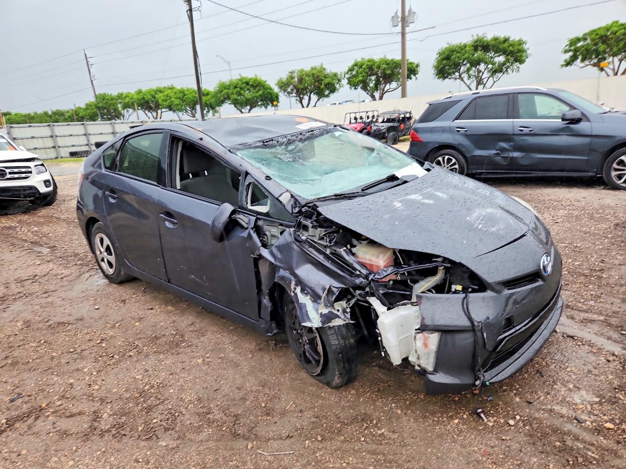2013 Toyota Prius Three - Фото 4