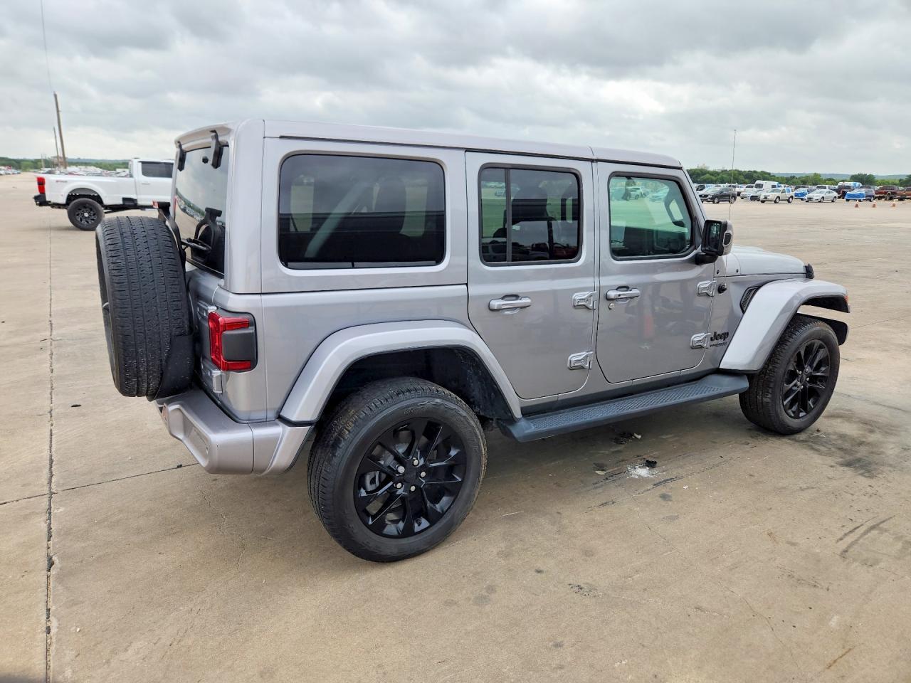 2021 Jeep Wrangler Unlimited Sahara - Image 3