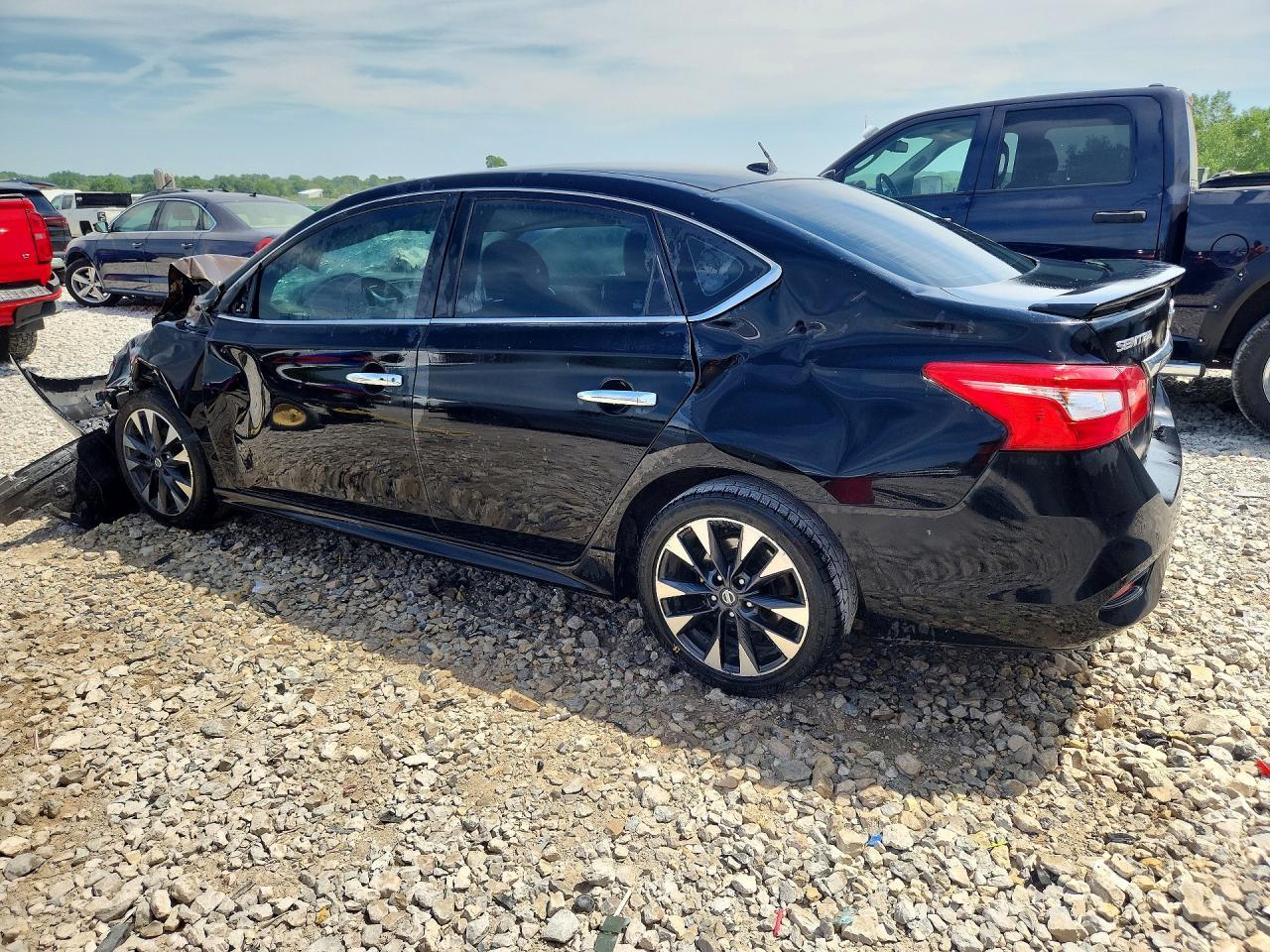 2017 Nissan Sentra Sr - Image 2