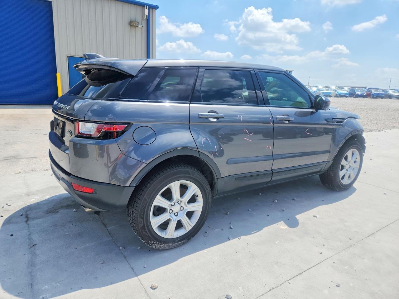 2018 Land Rover Range Rover Evoque Se - Image 3