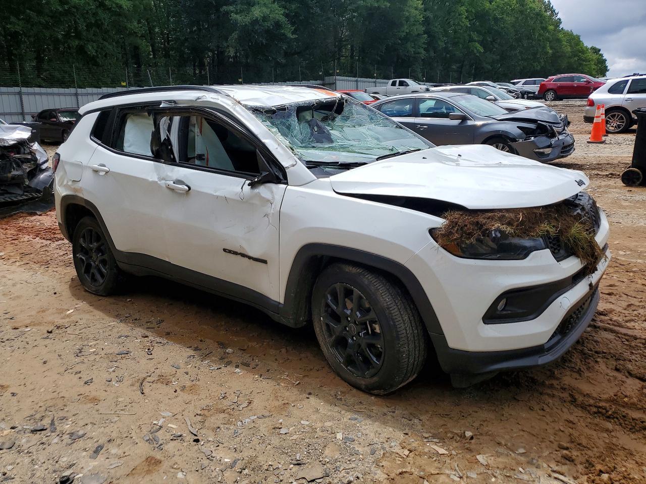 2026 Jeep Compass Latitude - Image 4