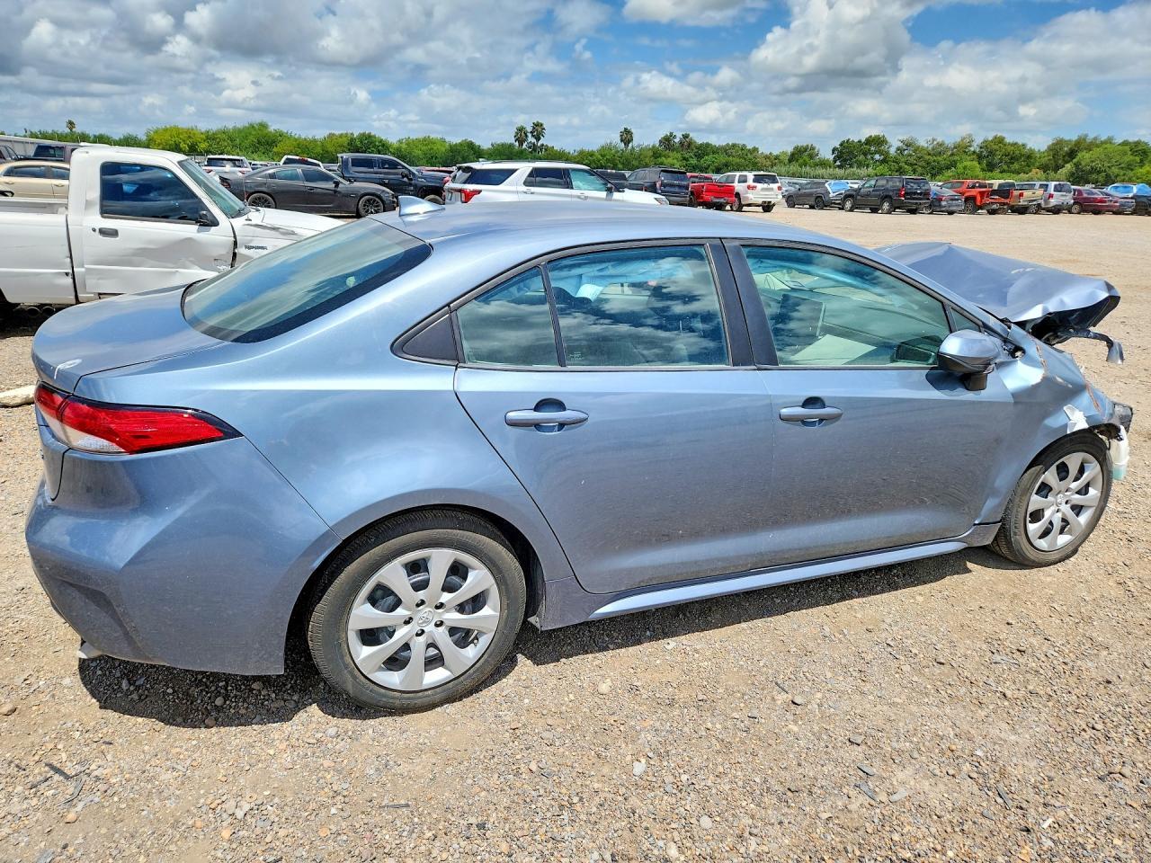 2021 Toyota Corolla Le - Фото 3