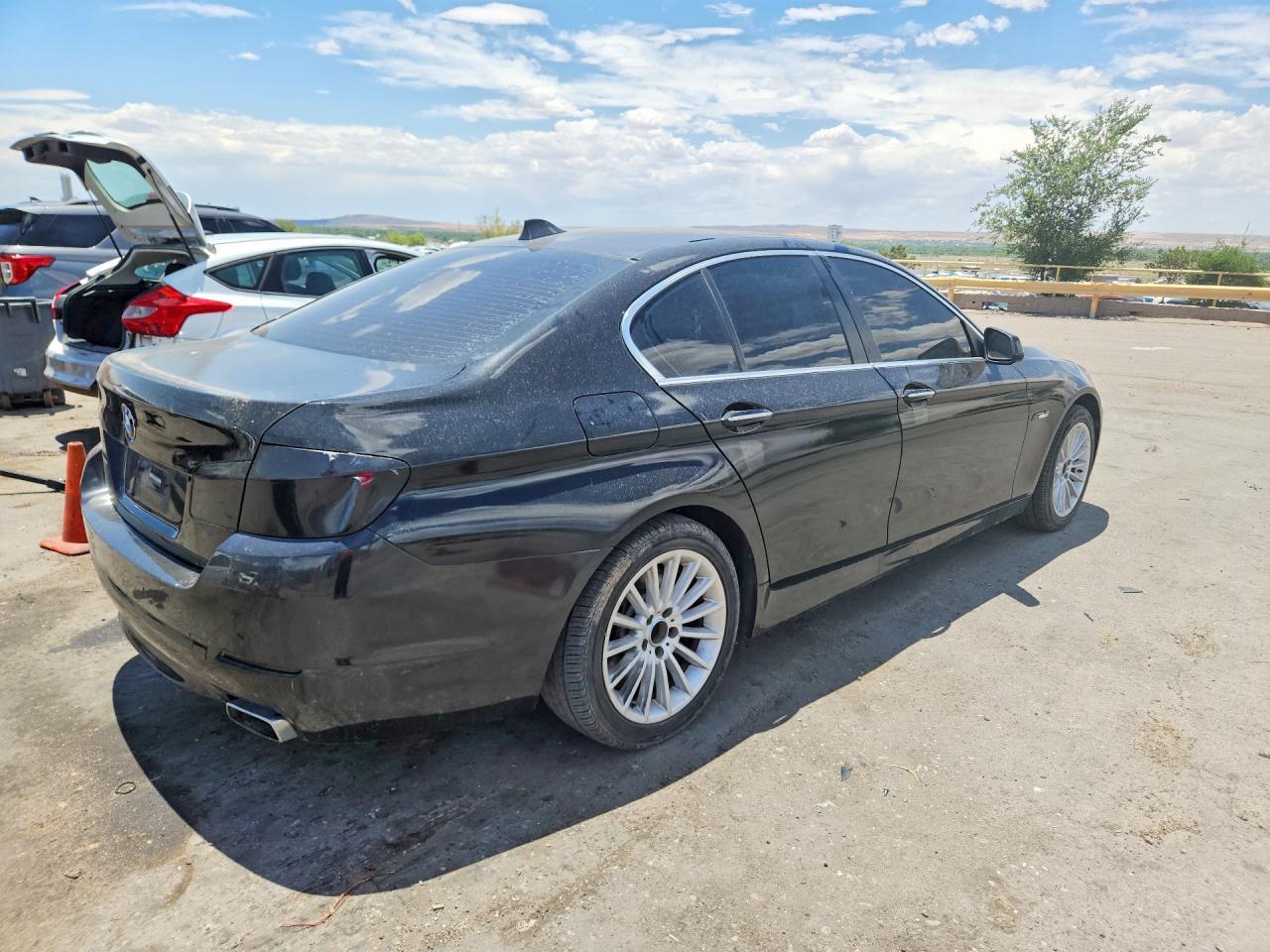 2011 BMW 550 Xi - Image 3
