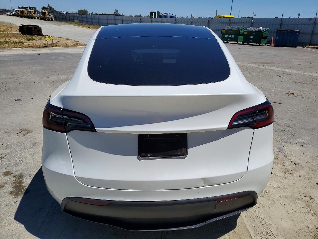 2024 Tesla Model Y - Image 6