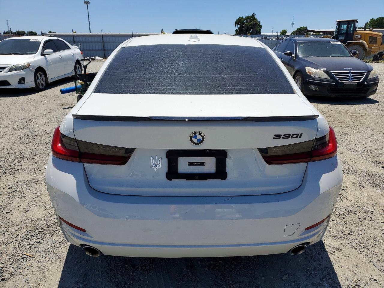 2023 BMW 330I - Image 6
