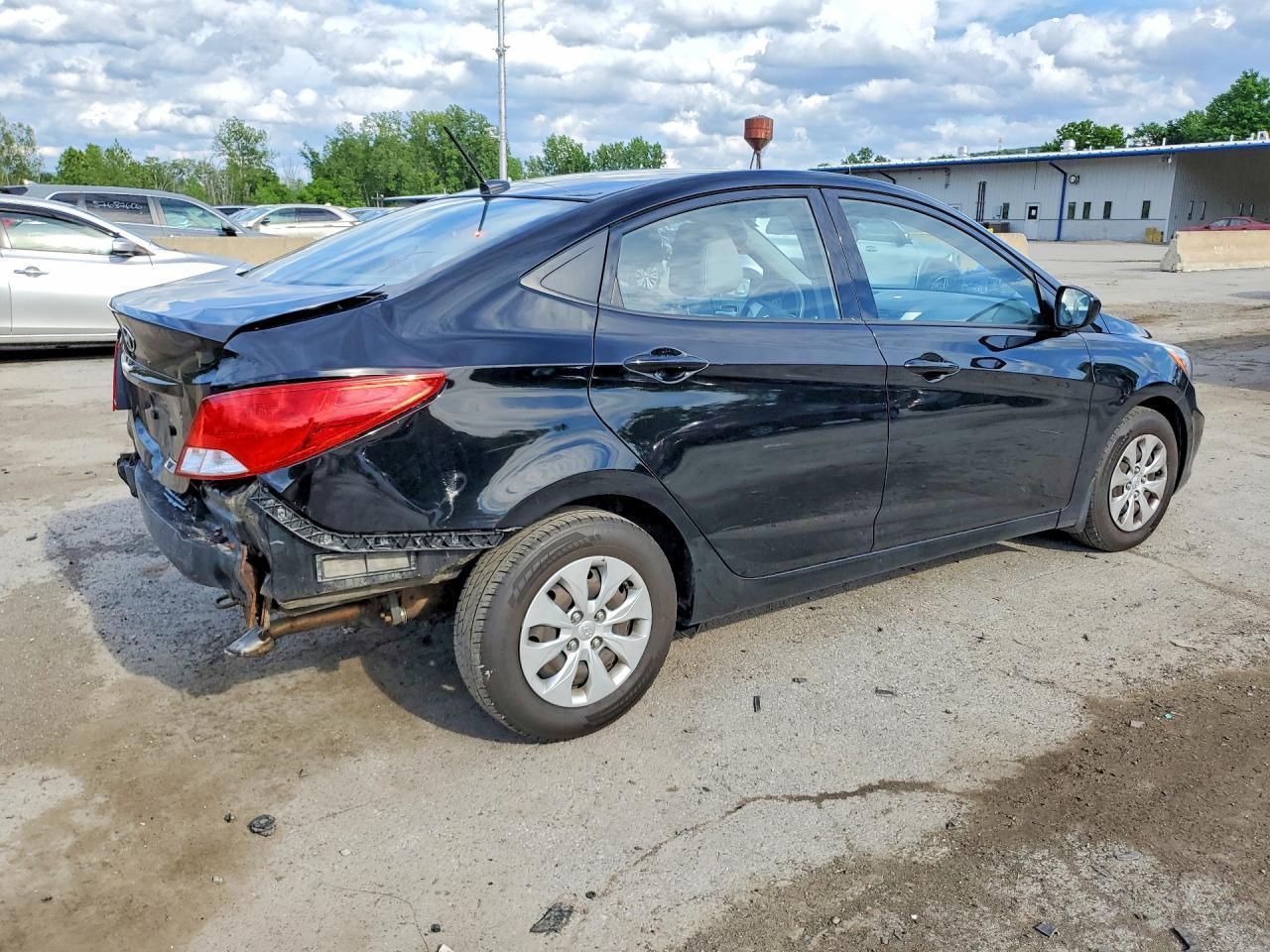 2016 Hyundai Accent Se - Image 3