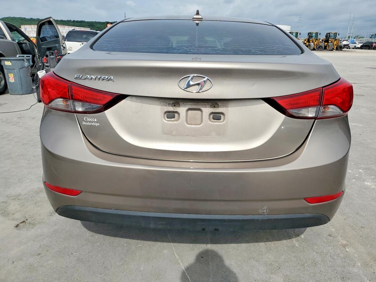 2016 Hyundai Elantra Se - Фото 6