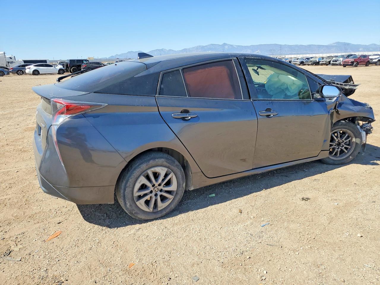 2016 Toyota Prius Three - Image 3