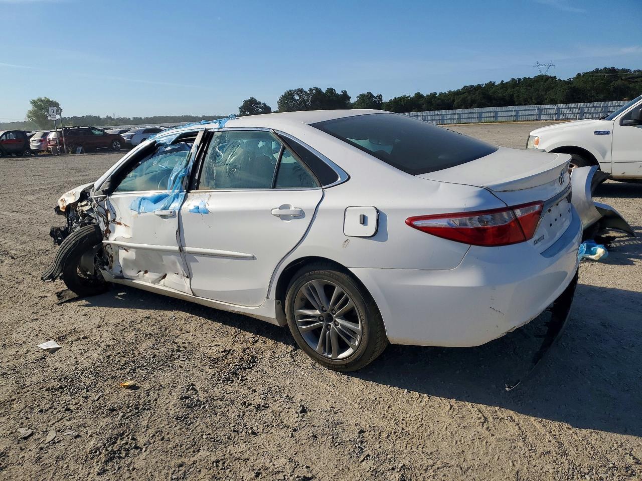 2015 Toyota Camry Se - Фото 2