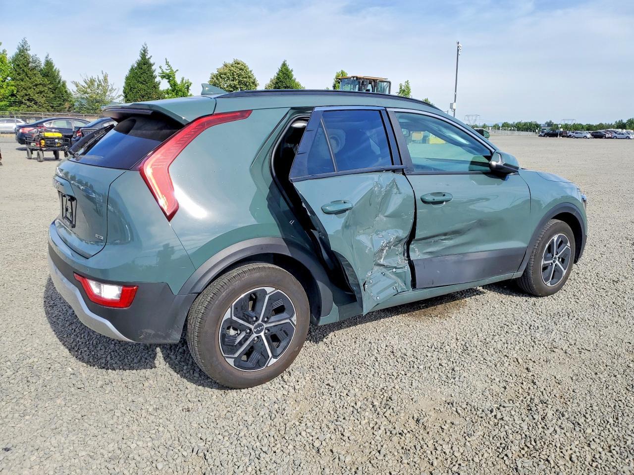 2024 Kia Niro Ex - Image 3