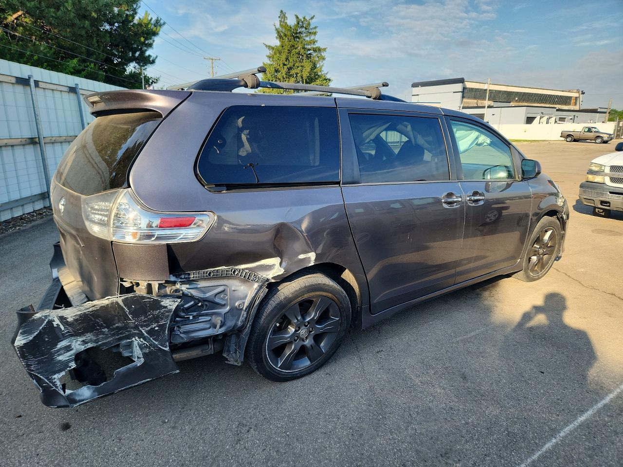 2015 Toyota Sienna Sport - Фото 3
