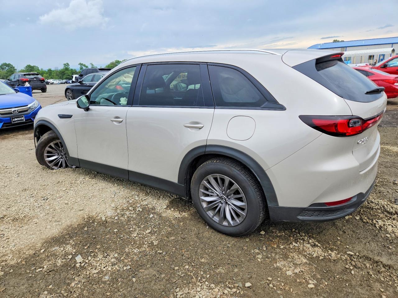 2024 Mazda Cx-90 Preferred - Image 2