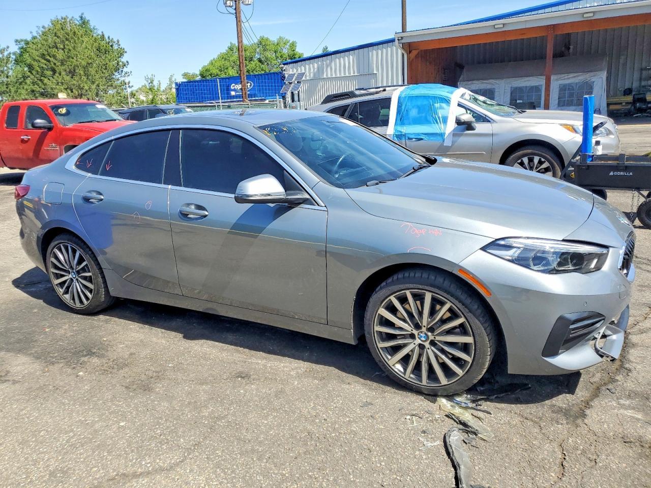 2022 BMW 228Xi - Фото 4