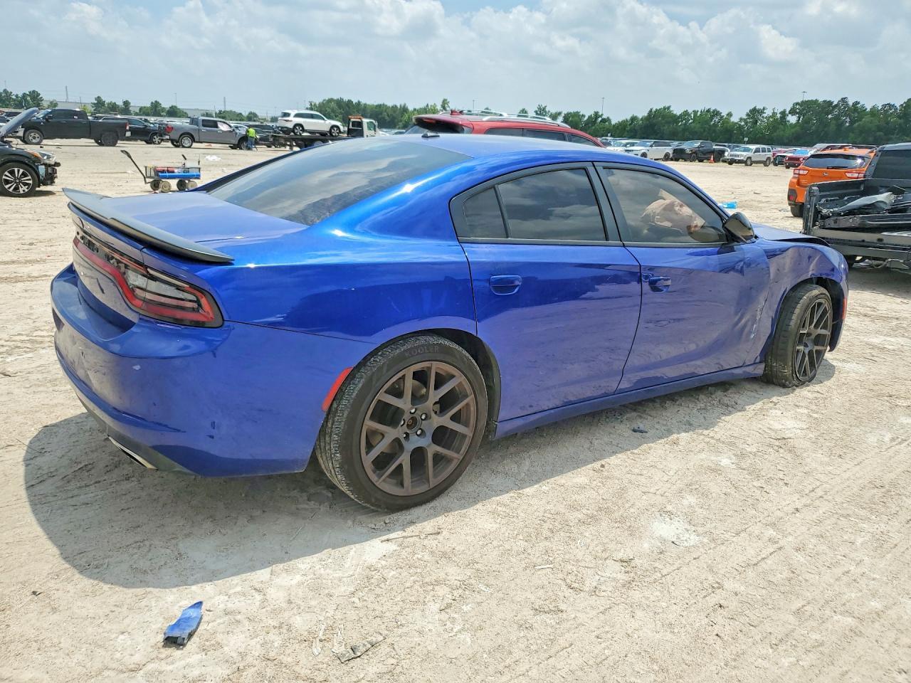 2022 Dodge Charger Sxt - Фото 3
