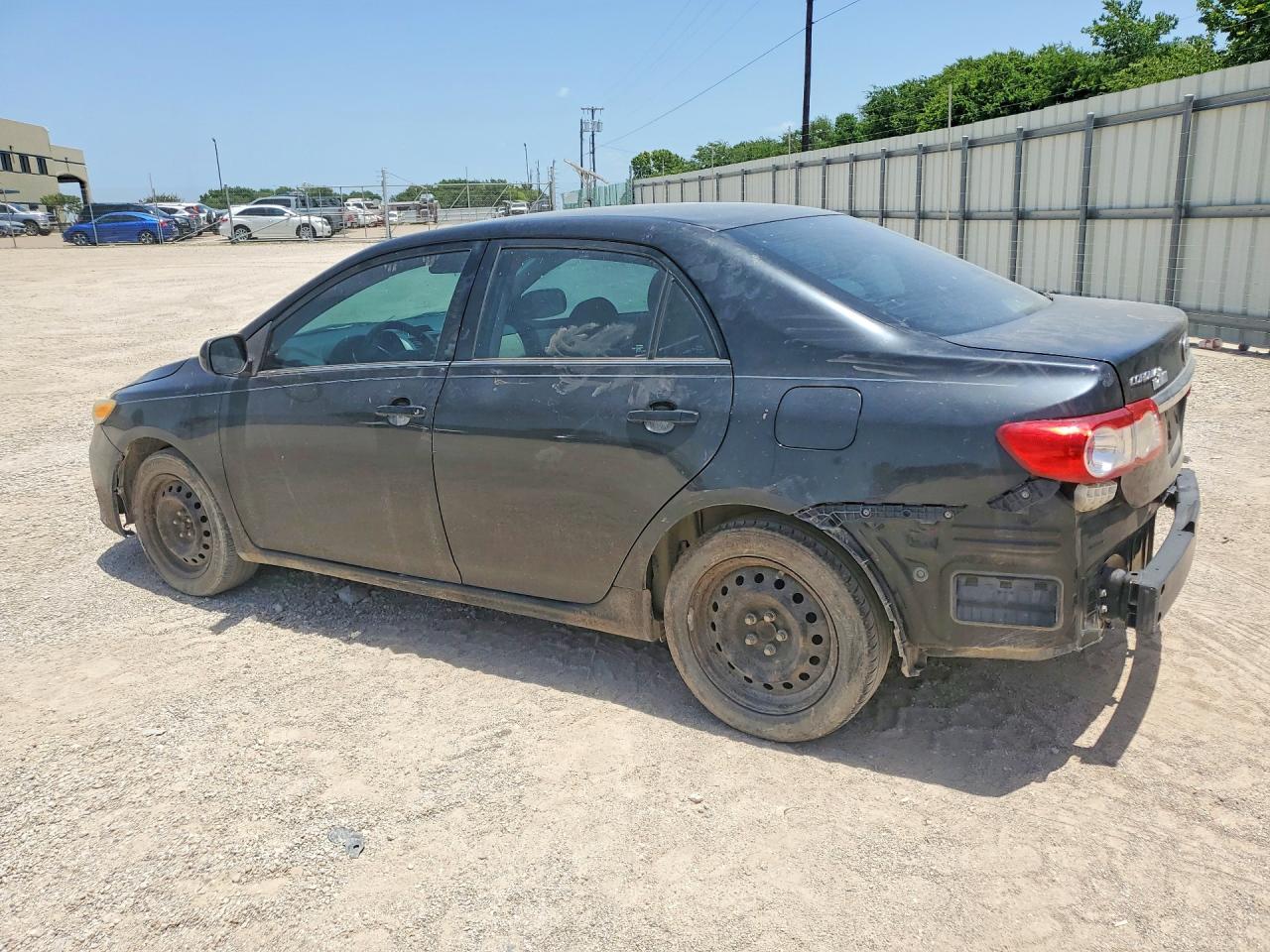 2013 Toyota Corolla Le - Image 2