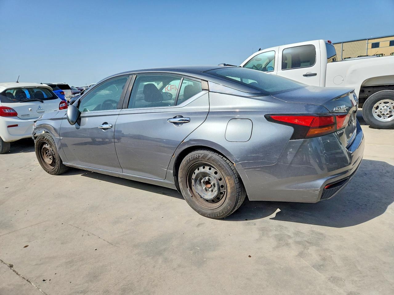 2019 Nissan Altima S - Фото 2