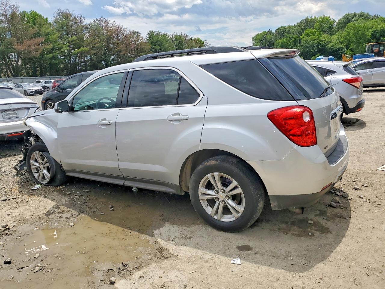 2015 Chevrolet Equinox Lt - Image 2