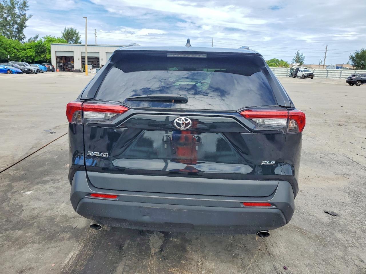 2021 Toyota Rav4 Xle - Фото 6