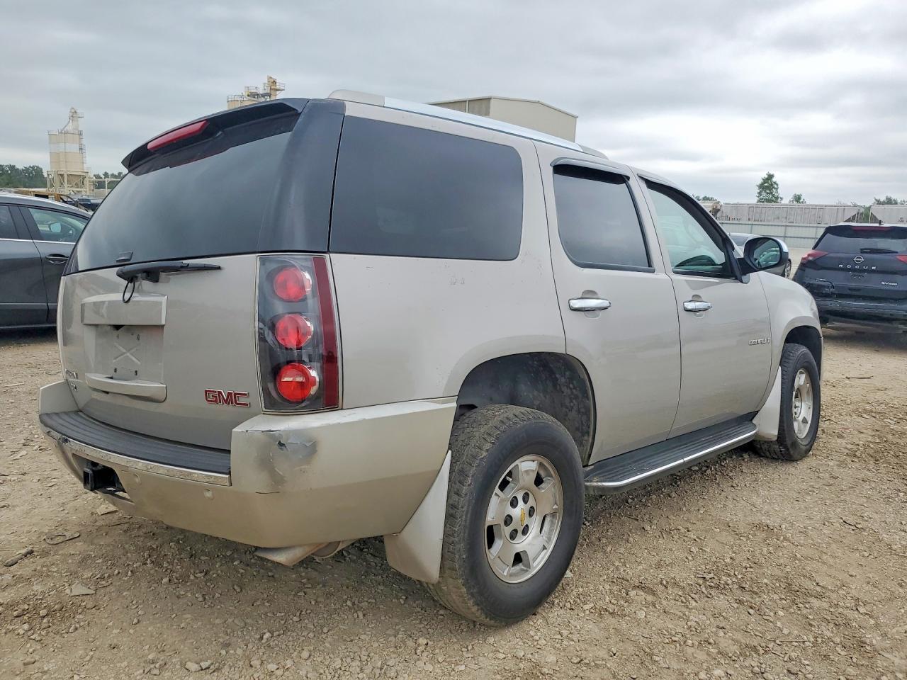 2007 GMC Yukon Denali - Фото 3