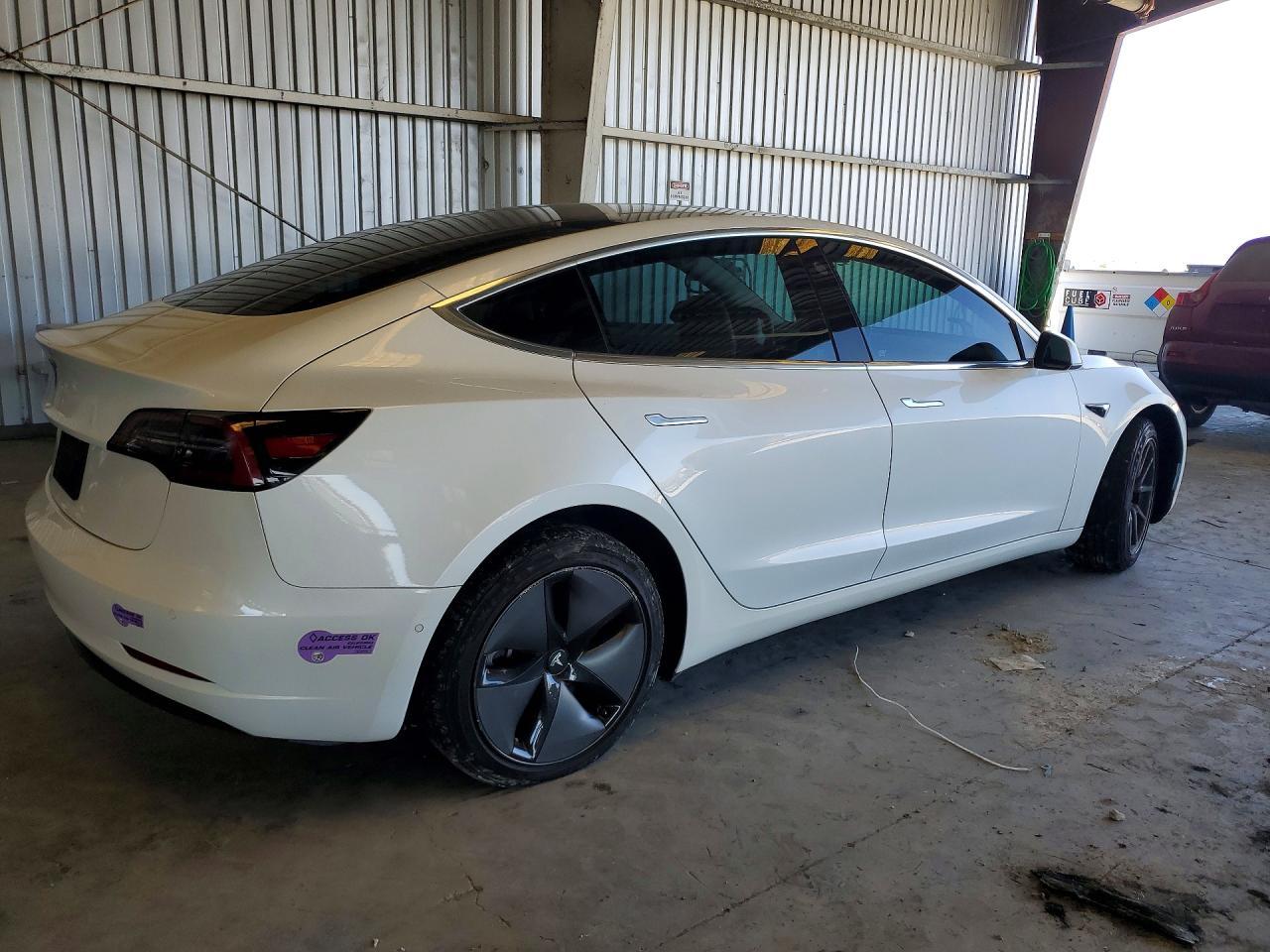 2019 Tesla Model 3 - Image 3