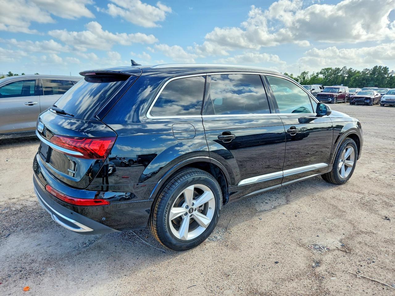 2023 Audi Q7 Premium - Фото 3