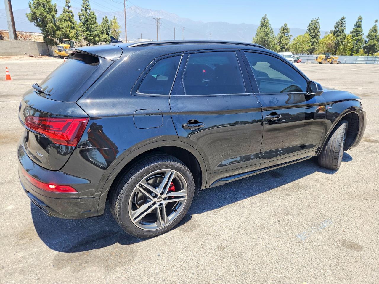 2025 Audi Q5 E Premium Plus 55 - Image 3