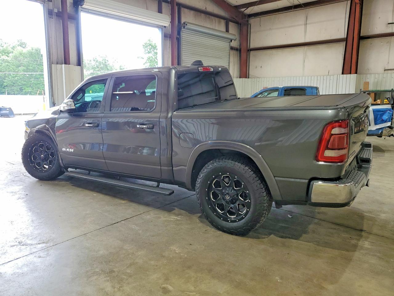 2019 Ram 1500 Laramie - Фото 2