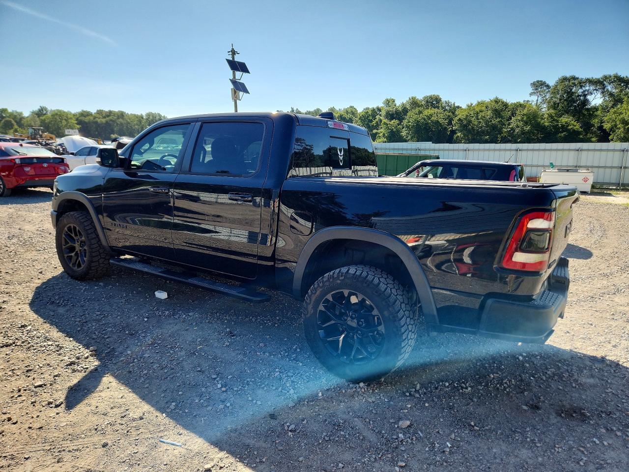 2021 Ram 1500 Rebel - Фото 2