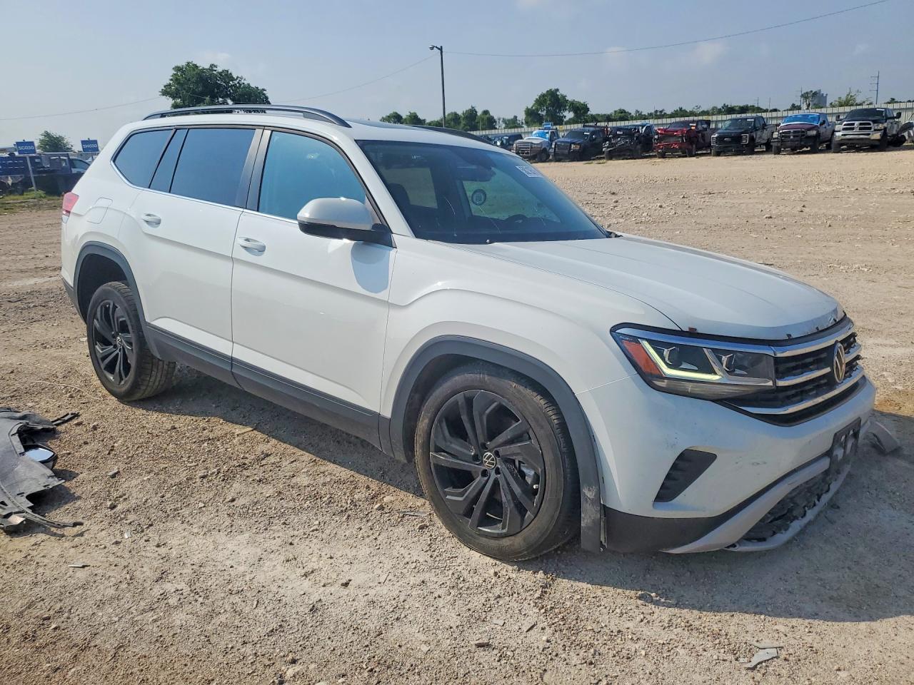 2023 Volkswagen Atlas Se - Image 4