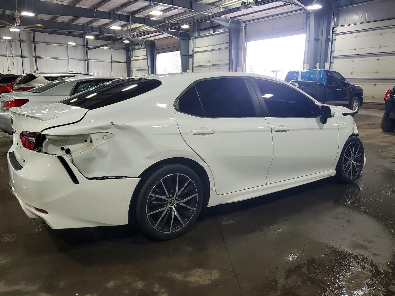 2023 Toyota Camry Se - Фото 3