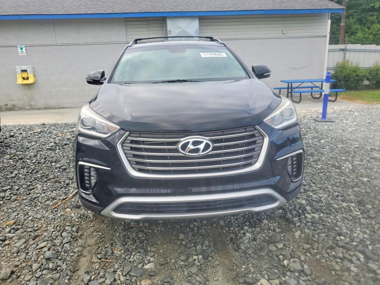 2017 Hyundai Santa Fe Se - Image 5