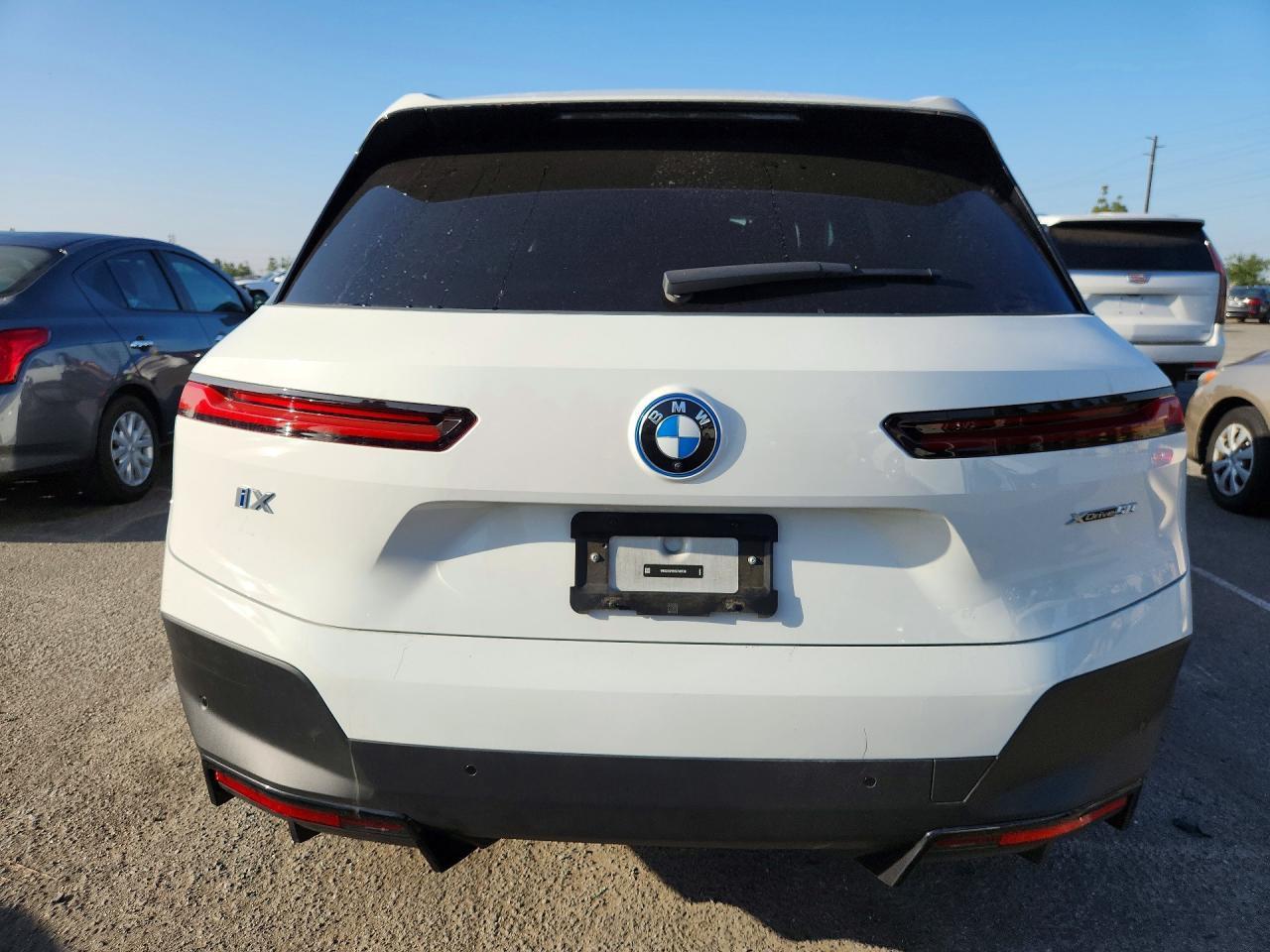 2025 BMW Ix xDrive50 - Фото 6