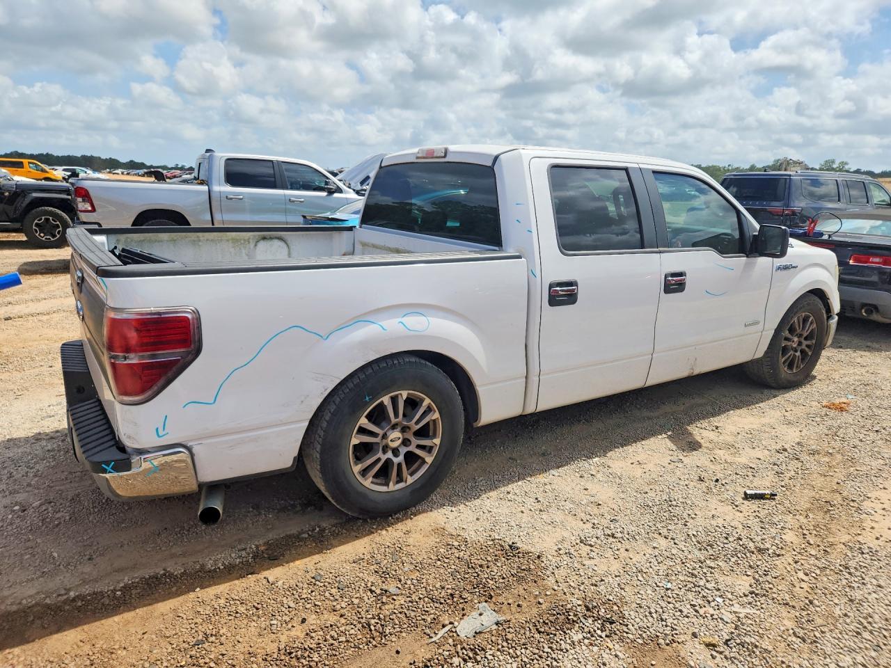 2014 Ford F150 - Фото 3
