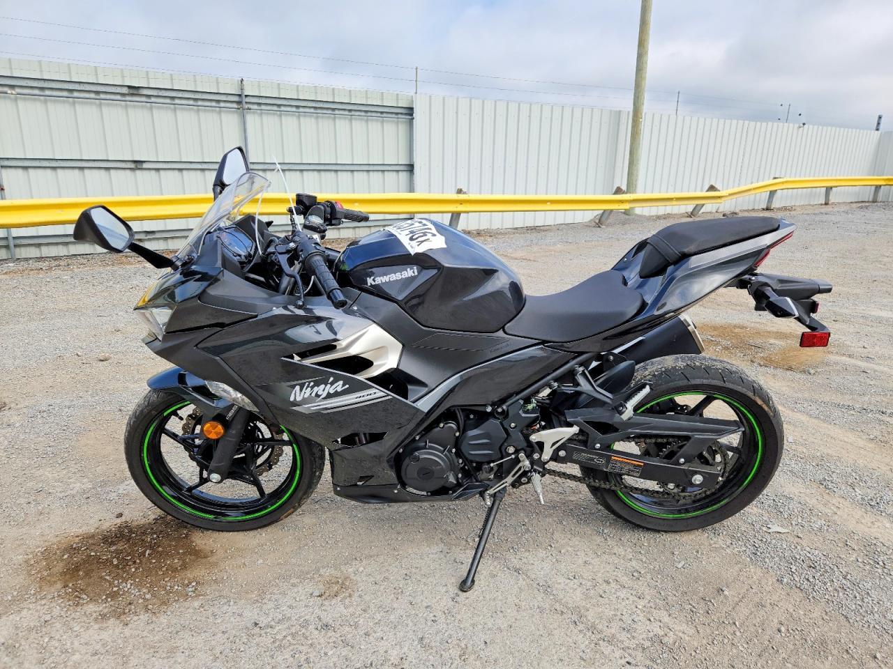 2022 Kawasaki Ex400 - Фото 3