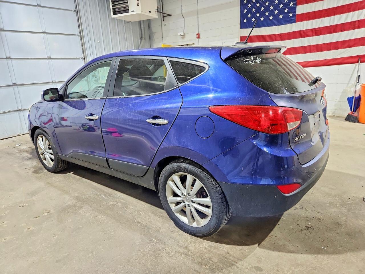 2010 Hyundai Tucson Limited - Image 2