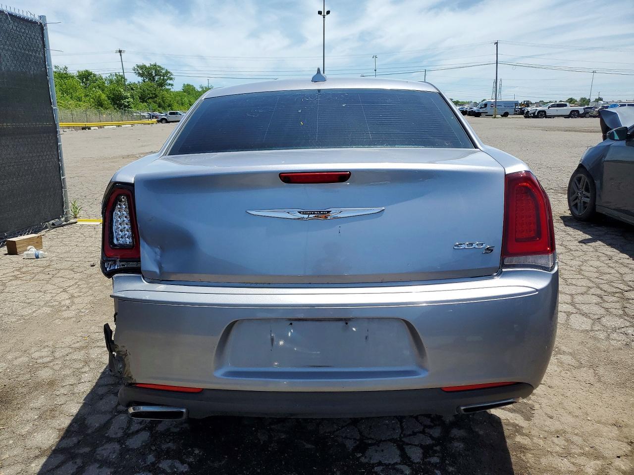 2018 Chrysler 300 S - Фото 6