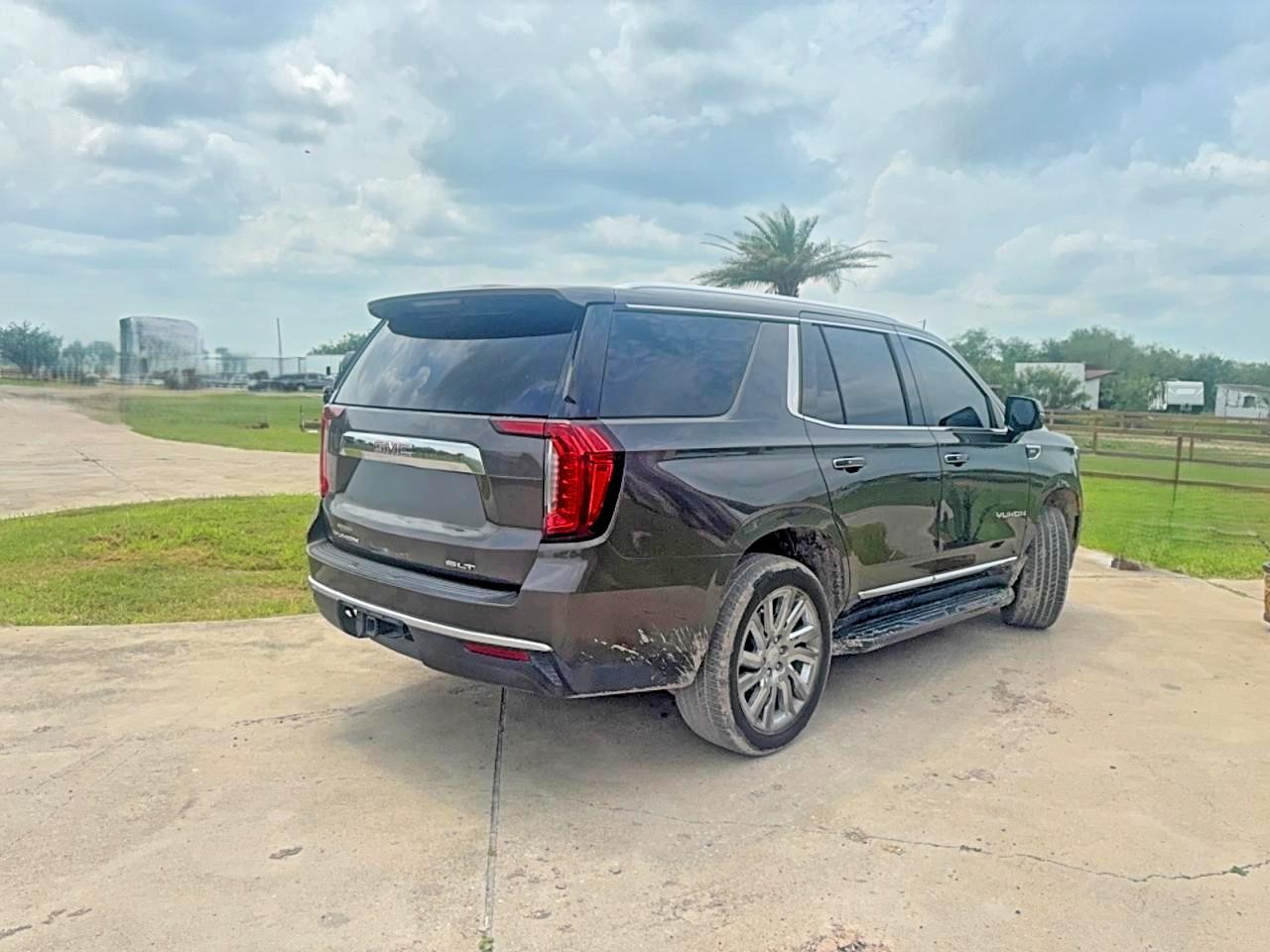 2021 GMC Yukon Slt - Фото 4