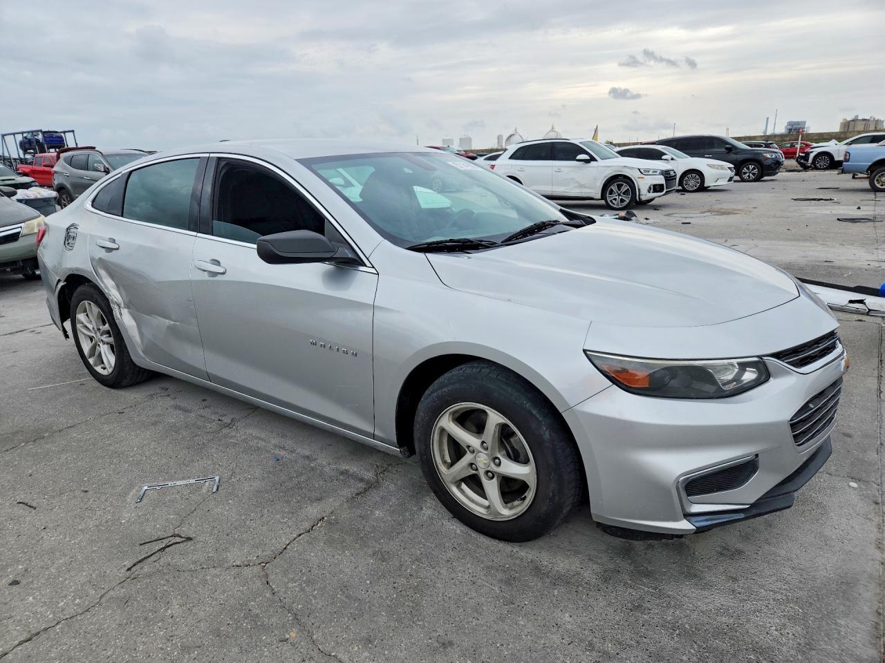2018 Chevrolet Malibu Ls - Image 4