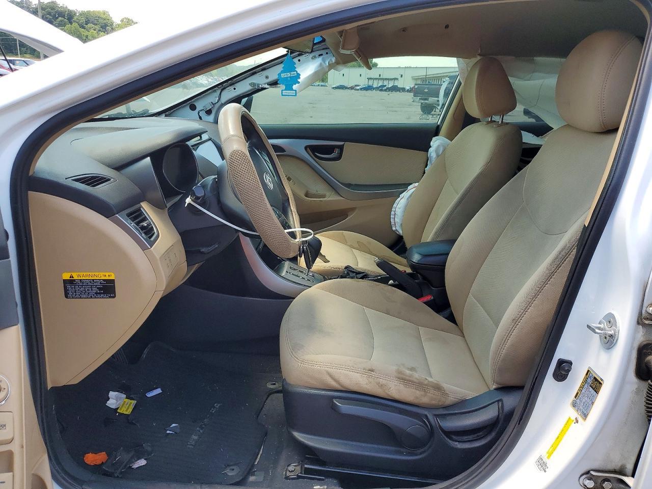 2013 Hyundai Elantra - Image 7