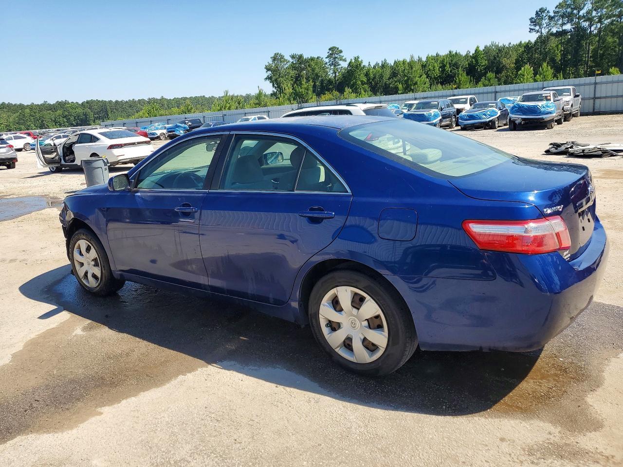 2007 Toyota Camry Le - Image 2