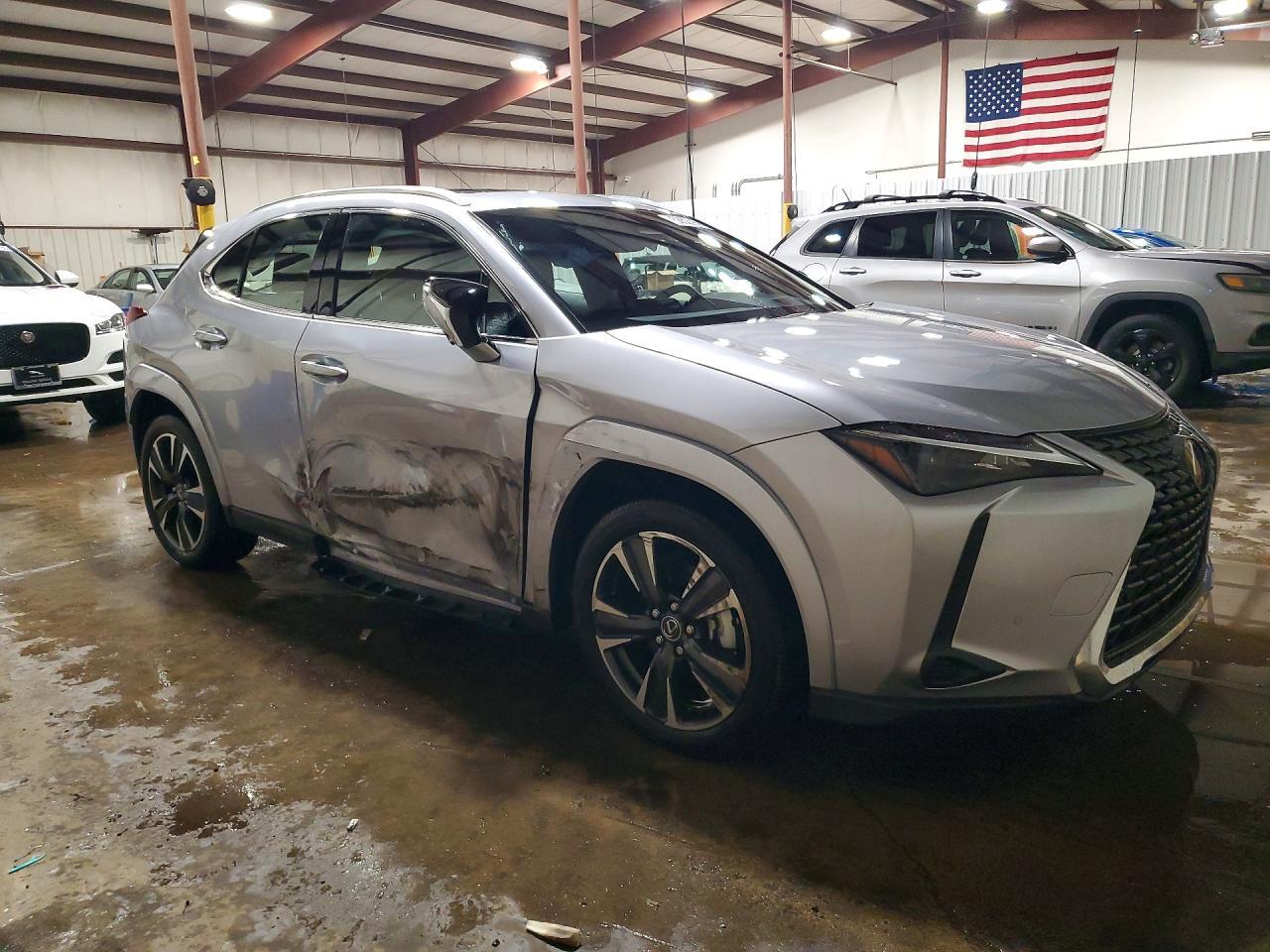 2026 Lexus Ux 300H Premium - Image 4