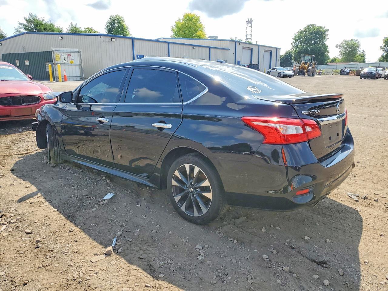 2019 Nissan Sentra Sr - Фото 2