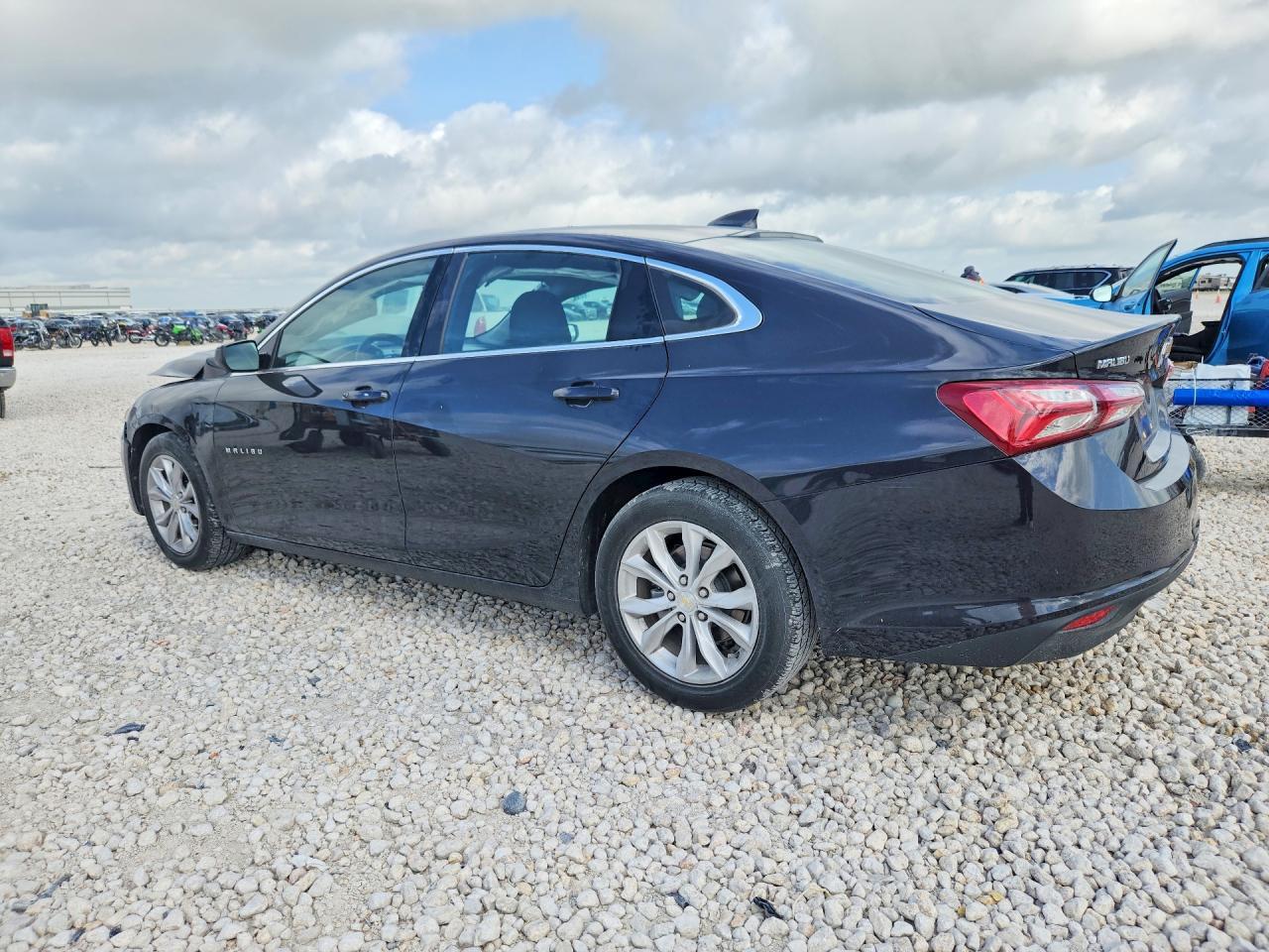 2022 Chevrolet Malibu Lt - Фото 2