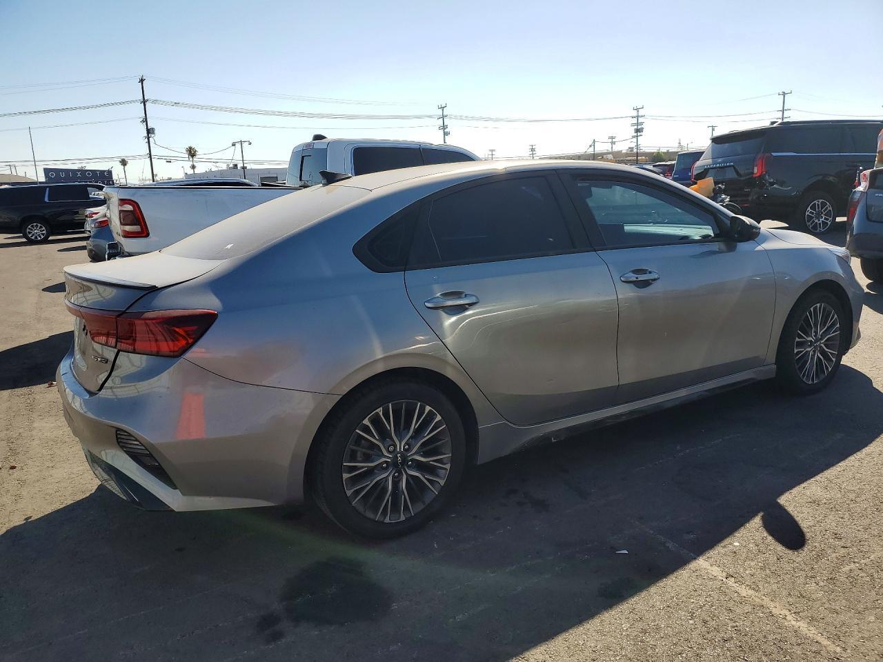 2023 Kia Forte Gt Line - Фото 3